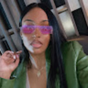 Meet your Posher, Mara